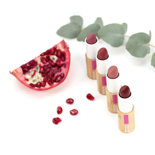 natural ingredients and plastic free lipstick 